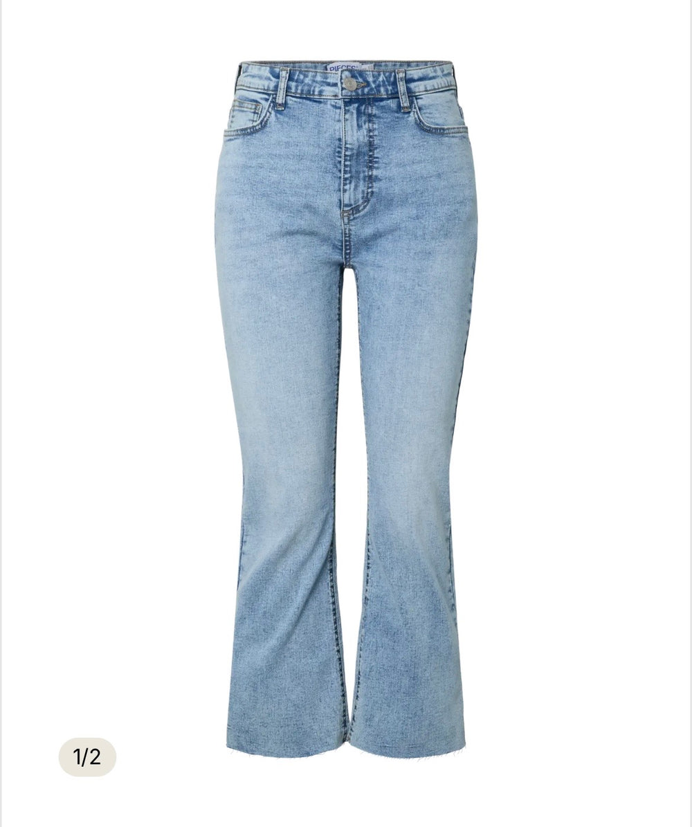 PCDAISY FLARED JEANS